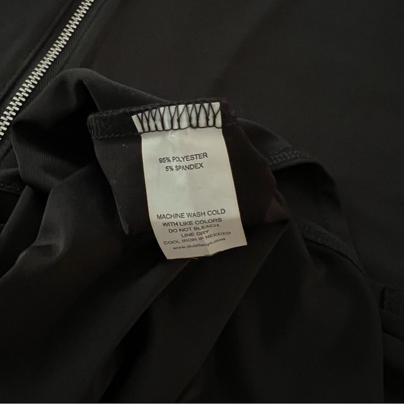 Duette NYC Black Stretchy Zip Front V-Neck Dress with Dolman Sleeves - Picture 7 of 9